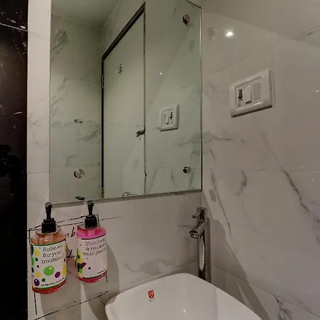 Hotel Amber Near Airport 2*
