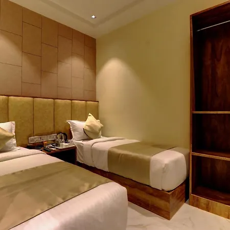 Hotel Amber Near Airport