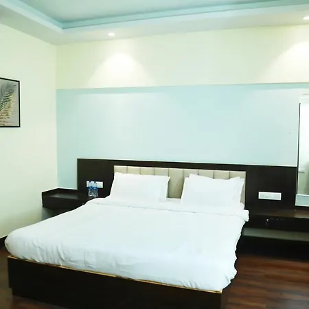 Hotel Country & By Turtle - Airport 3*