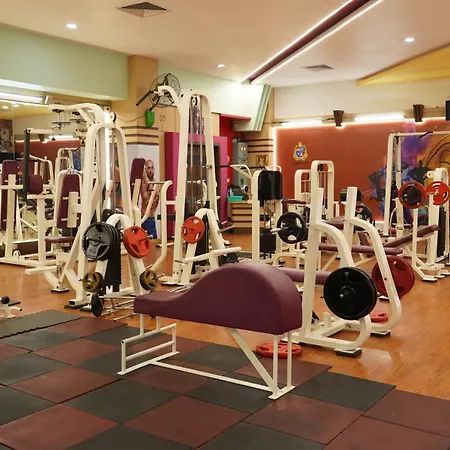 Country & By Turtle - Airport Hotel