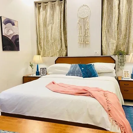 Serene Oasis: 1 Bhk With Parking In Bandra/khar Apartment