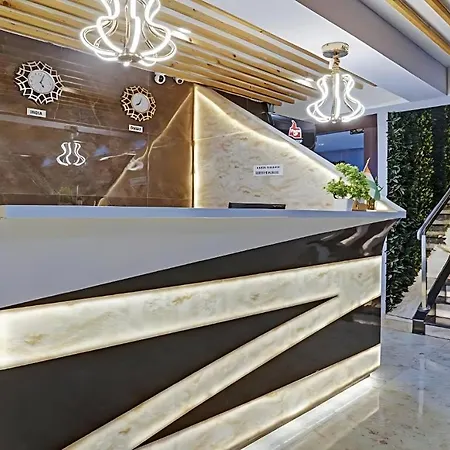Zara Grand Hotel 4*