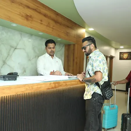 Hotel Shiv Leela Grand 2*