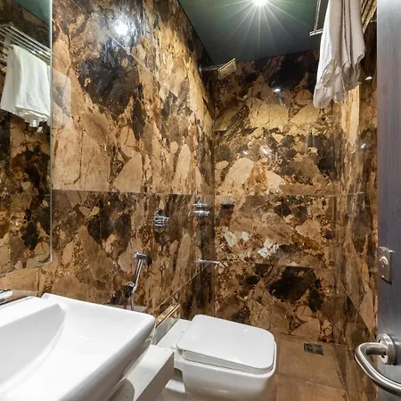 O Near International Airport Hotel 3*
