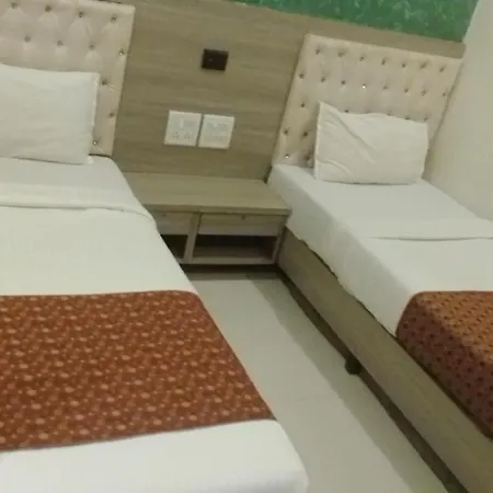 Guest house Time Gold Near Domestics Airport