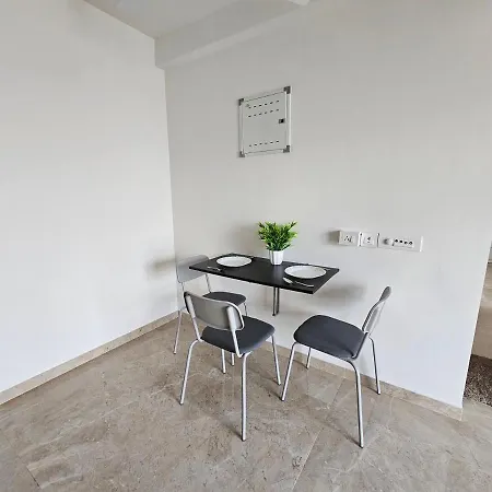 Lite - Powai Apartment