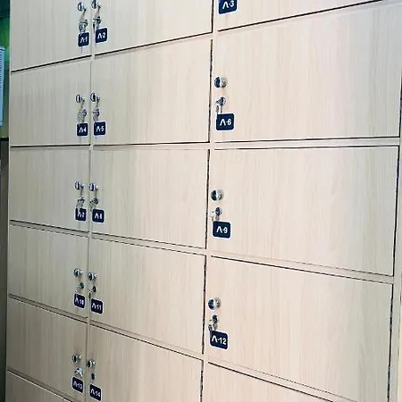Capsule hotel Astropods *