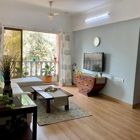 Little Hut 301, 27th Road, Khar West By Connekt Homes Mumbai