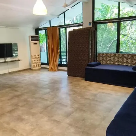 Glass Luxe Villa