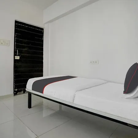 Collection O Auckland House Hotel Mumbai