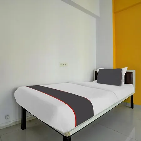 Collection O Auckland House Hotel 3*