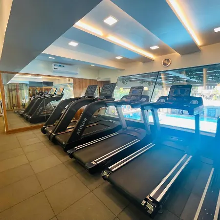 Home2 Renaissance Club Hotel Mumbai