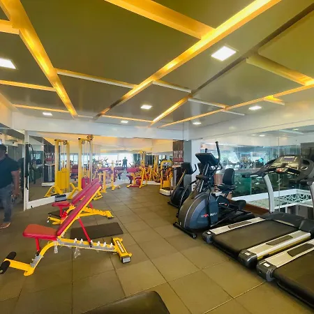 Home2 Renaissance Club Hotel Mumbai