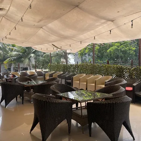 Home2 Renaissance Club Hotel Mumbai