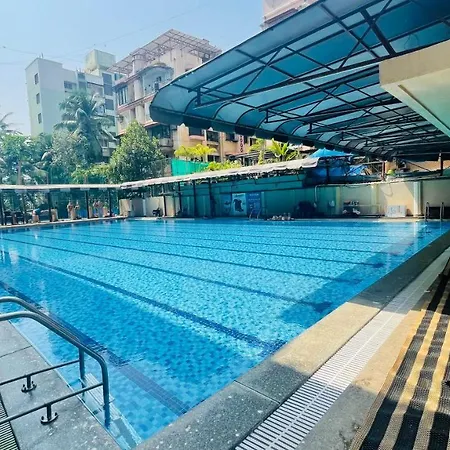 Home2 Renaissance Club Hotel Mumbai