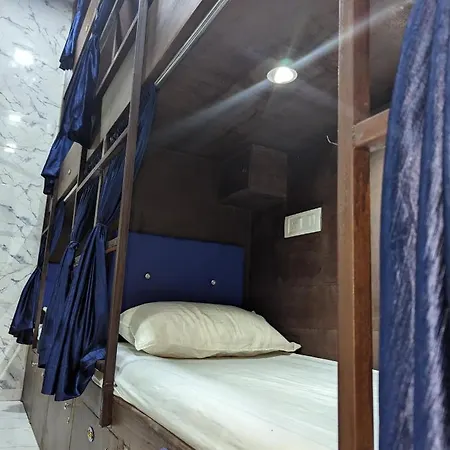 Hostel Ayala Pg Ac Deluxe1 *