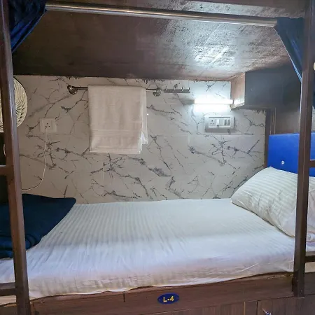 Ayala Pg Ac Deluxe1 Hostel