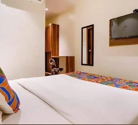 Deluxe Residency Nr- International Airport Hotel *
