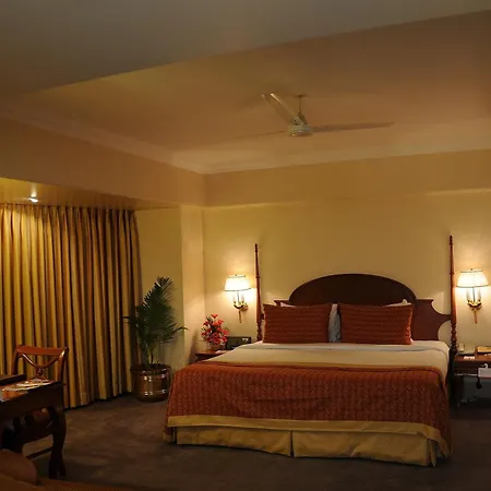 Ramada Plaza By Wyndham Palm Grove Hotel 5*