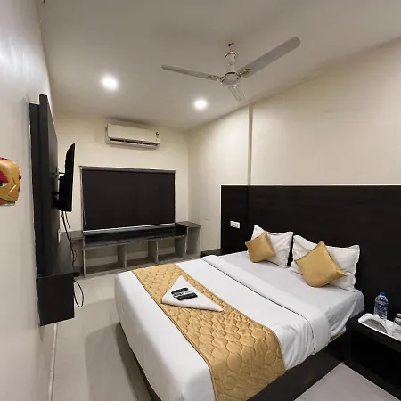 Wind Flower Regency - Near Kokilaben Hospital Hotel 3*