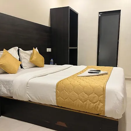 Hotel Wind Flower Regency - Near Kokilaben Hospital 3*