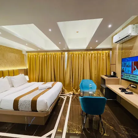 Hotel Home2 Renaissance Club