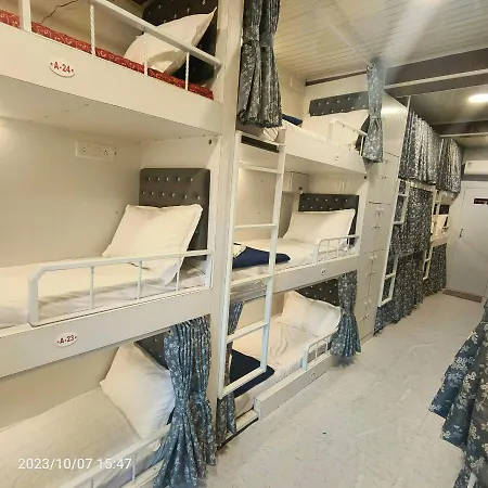 Hostel Marol Metro *