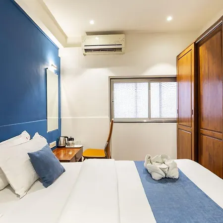 Qdeck By Kaesh Food &stay Hotel Mumbai