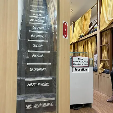 72 Hostel Mumbai