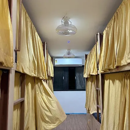 Hostel 72
