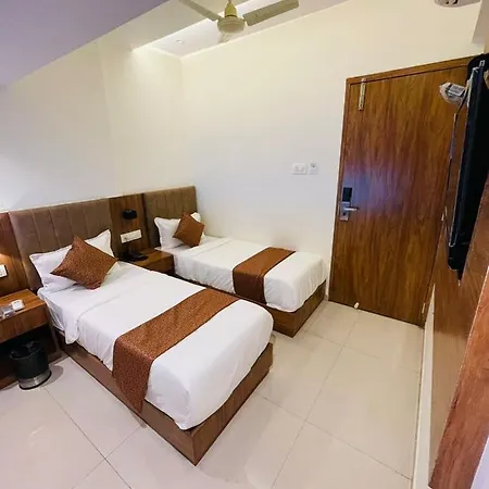 Hotel Black Burn 3*
