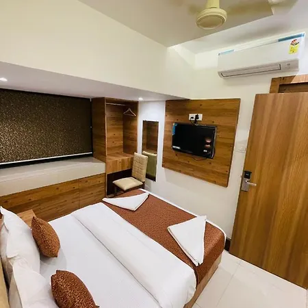 Hotel Black Burn 3*