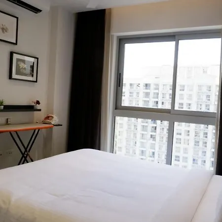 Relohomes Serviced 4* Mumbai