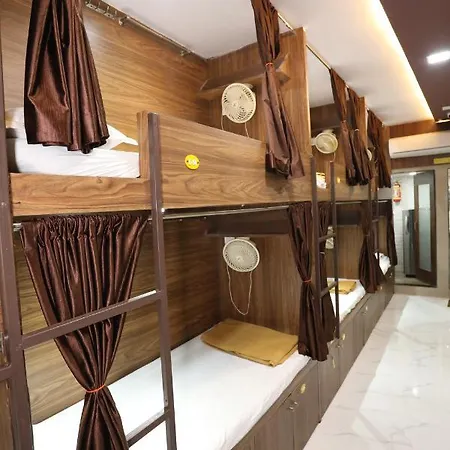 Hostel Mango Marol