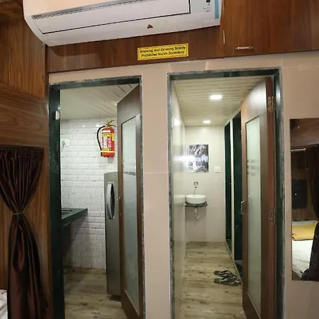 Mango Marol Hostel Mumbai