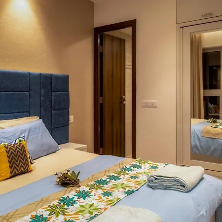 Aparthotel Zenia Luxury Suites And Serviced