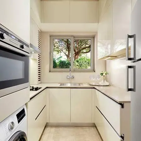 Zenia Luxury Suites And Serviced Mumbai