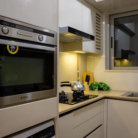 Zenia Luxury Suites And Serviced