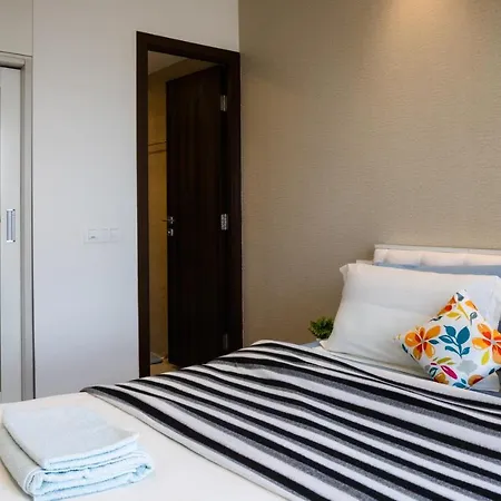 Aparthotel Zenia Luxury Suites And Serviced