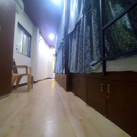 Hostel Dc Dormitory Asalpha Metro