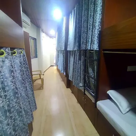 Hostel Dc Dormitory Asalpha Metro *
