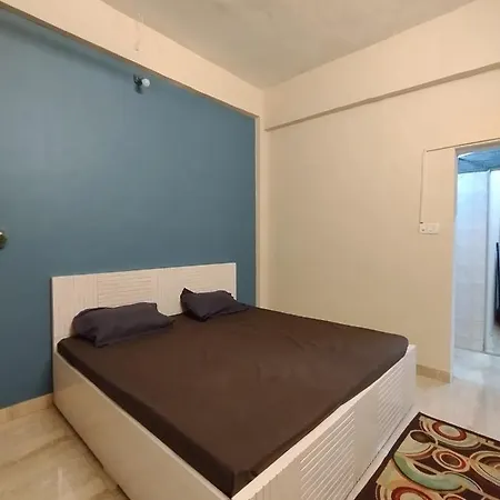 2 With Balcony In Bandra West