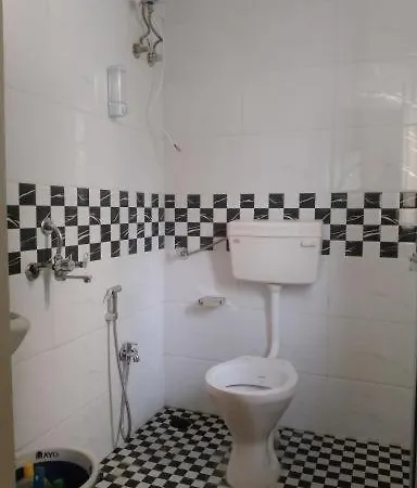 2 With Balcony In Bandra West Apartment *