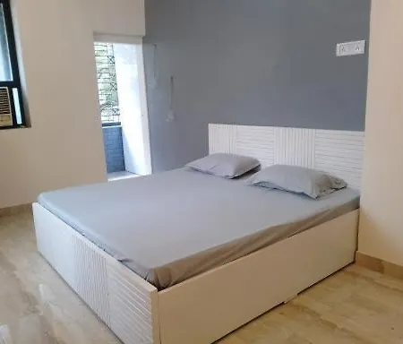 Apartment 2 With Balcony In Bandra West
