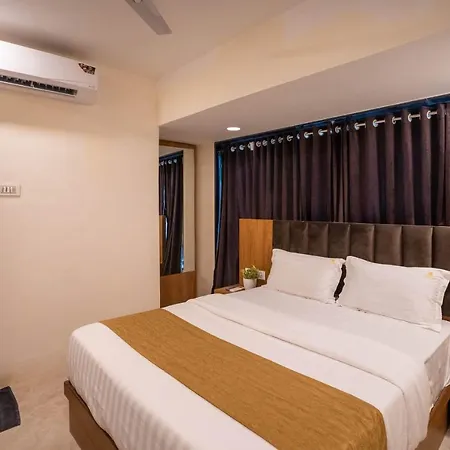 The Platinum Hotel 3*