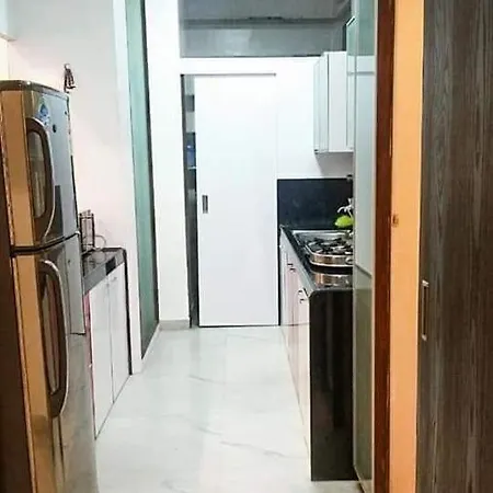 Beautiful 1master Bedroom In Bandra West * Mumbai