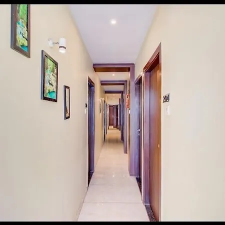 Emerald Near T2 International Airport Hotel Mumbai