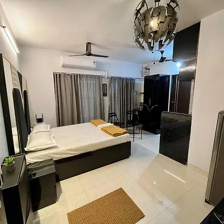 La Carlos Serviced Apartment *