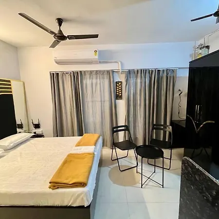 La Carlos Serviced Apartment *