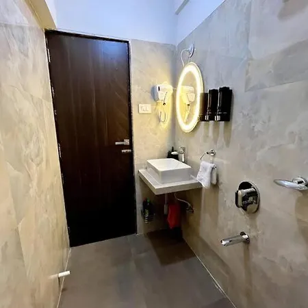 La Timberland 1 Bhk Apartment *